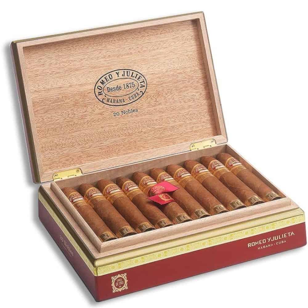 Romeo y Julieta Linea de Oro Nobles